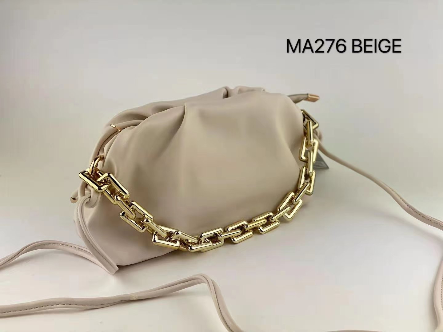 Bolso Concha con Cadena Dorada Mayoristas de moda y complementos