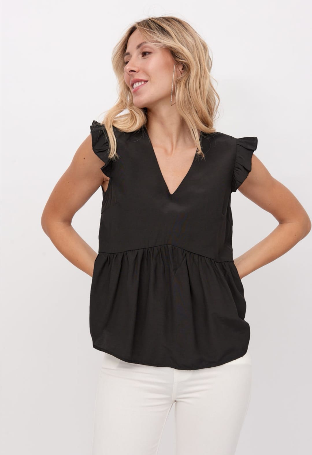 blusa negra ancha