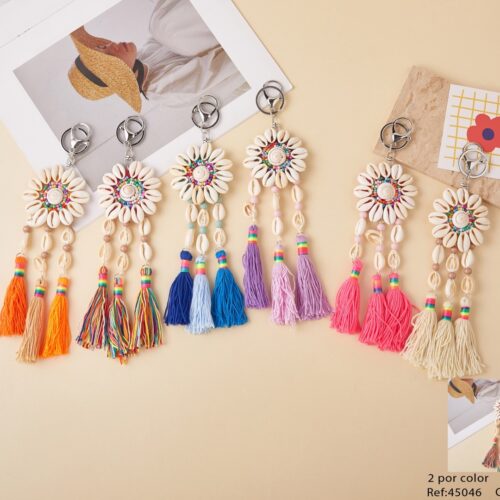 Llavero Conchas y Borlas