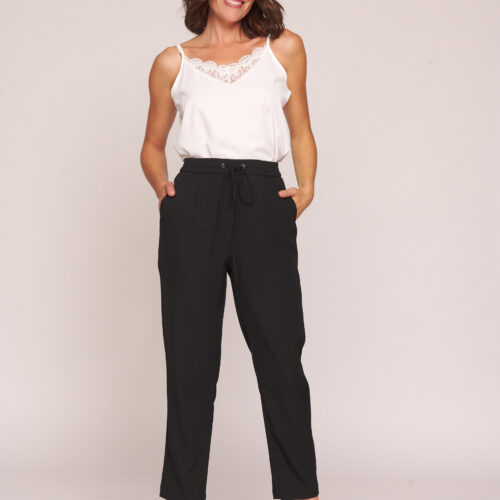 Pantalón Negro con Cintura de Cordón