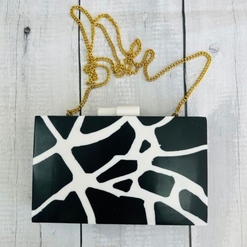 Bolso Cluth Rígido Nacarado Negro y Blanco