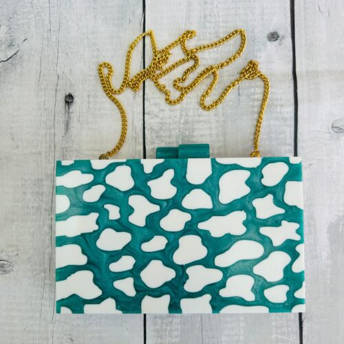 Bolso Cluth Rígido Nacarado Turquesa Machitas Blancas