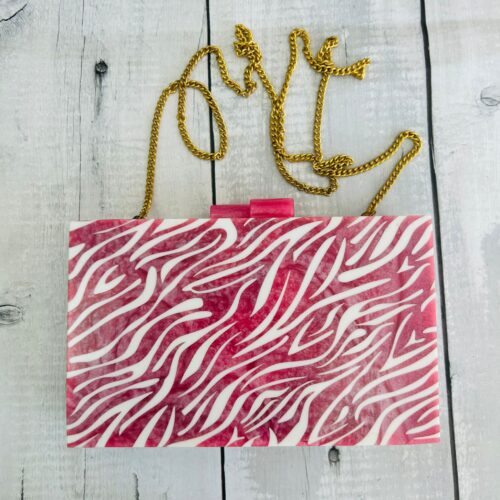 Bolso Cluth Rígido Nacarado Cebra Rosa y Blanco