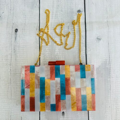 Bolso Cluth Rígido Nacarado Multicolor