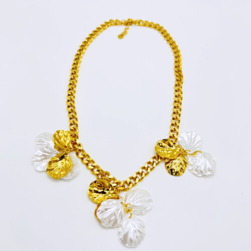 Collar Acero Dorado Concha