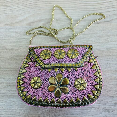 Bolso Rígido Flor Bolitas Rosas Detalles Dorados