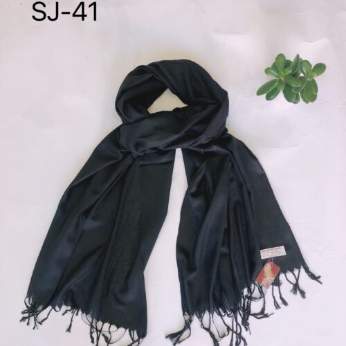 Fular Negro Con Flecos