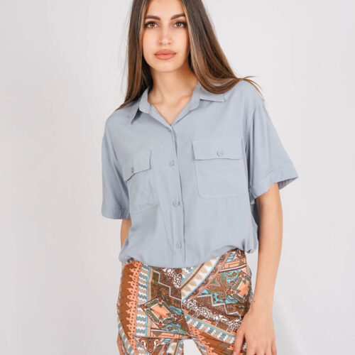 Top Camisa Gris Azulado Bolsillos
