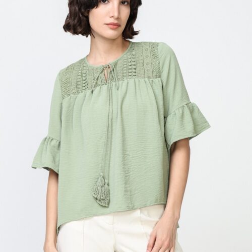 Blusa Lisa Detalles Calados Manga Corta Volantes Escote Redondo con Tiras