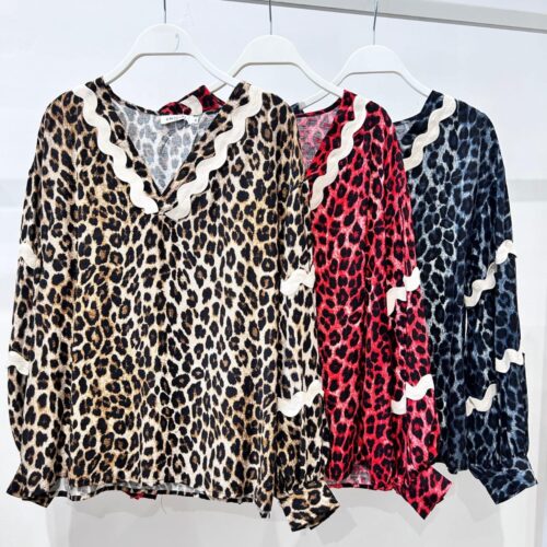 Blusa  Estampado Leopardo con Detalles en Beige Escote V  Manga Larga