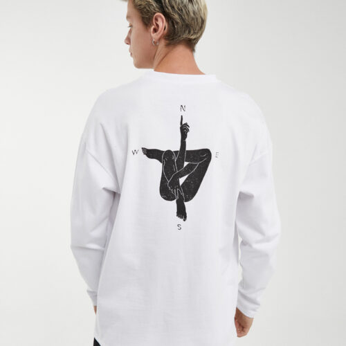 Camiseta Blanca Manga Larga Oversize Dibujo