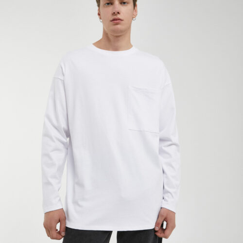 Camiseta Blanca Manga Larga Oversize Bolsillo