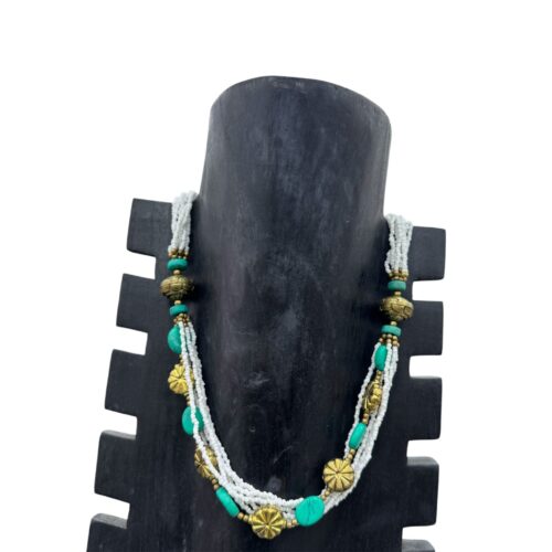 Collar Bolitas y Piedras con Detalles Dorados Colores Surtidos