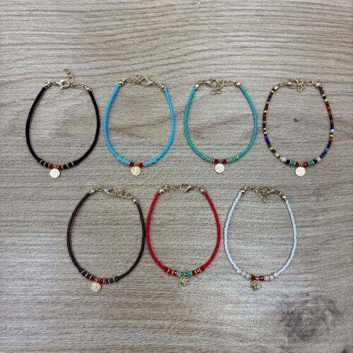 Pulsera Piedrecitas Detalles Dorados