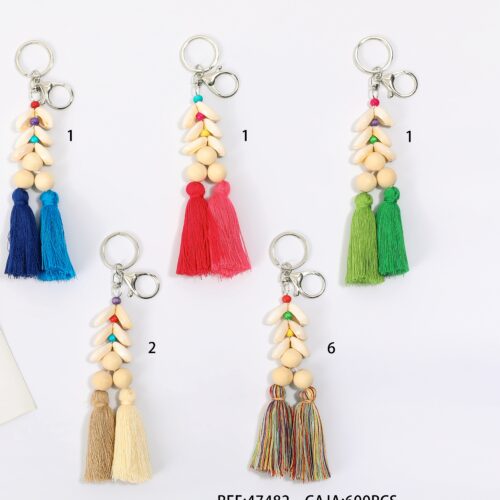 Llavero Borla con Detalles de Madera