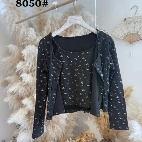 Camiseta con Chaqueta Estampada