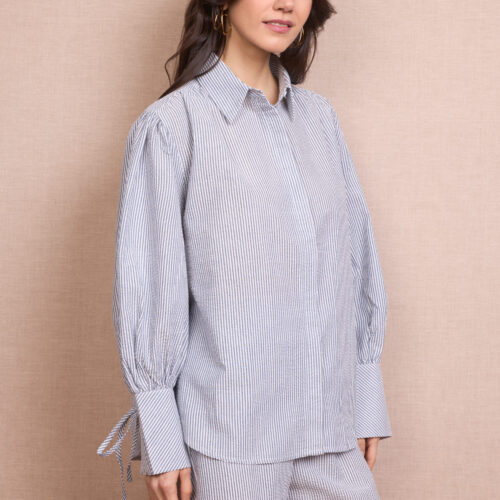 Conjunto Rayas Pantalón Corto y Camisa Manga Larga Abullonada Lazos