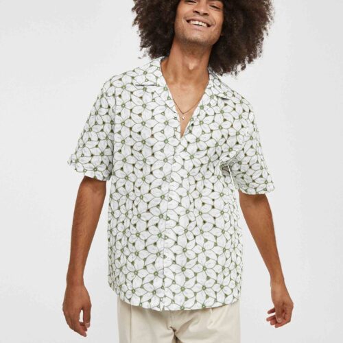 Camisa Manga Corta Blanca Bordada Flores Verdes Troquelada