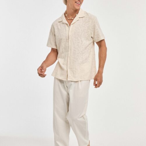 Camisa Beige Manga Corta Diseño Bordados