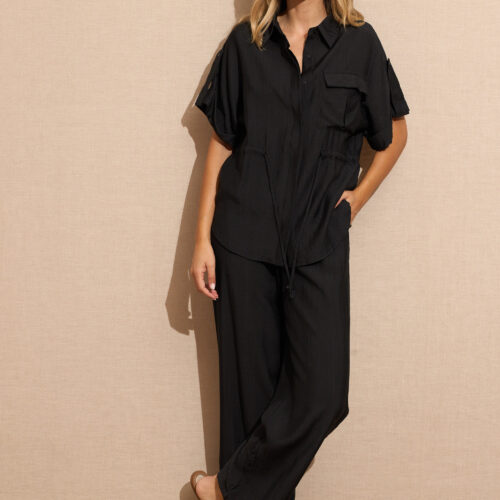 Conjunto Negro Pantalón Largo Bolsillos Camisa Manga Corta