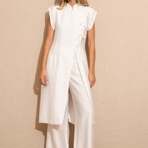 Conjunto Blanco Pantalón Largo Cintura Elástica Camisa Larga Cierre con Lazos