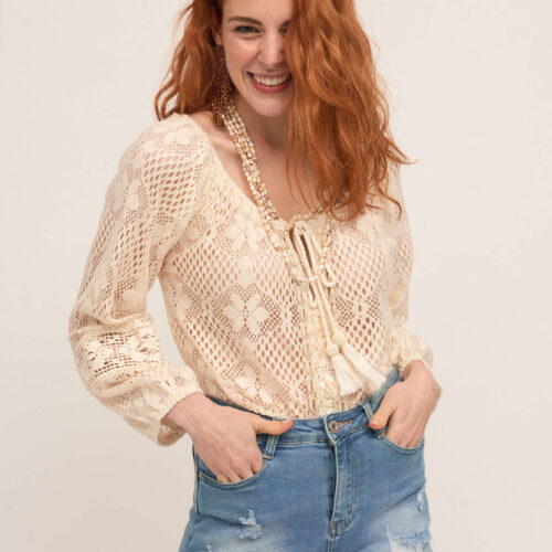 Top Perforado Bordado