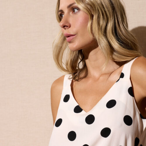 Blusa Beige Estampado Lunares Grandes Negros