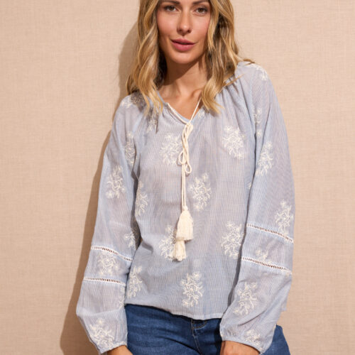 Blusa Azul Bordado Blanco