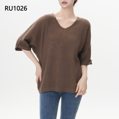 Jersey Fino Con Troquelado Manga Corta Escote Pico