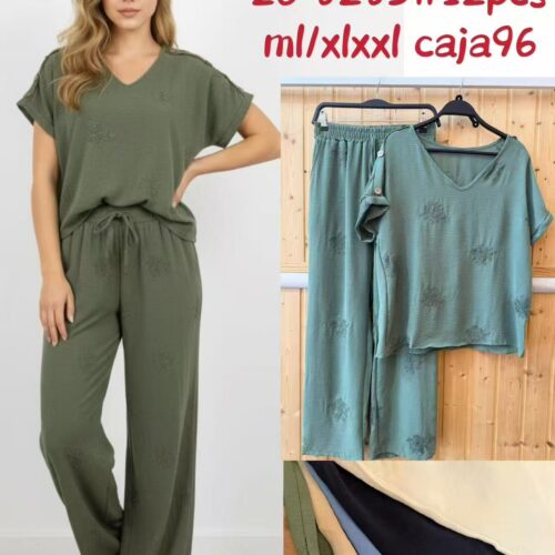 Conjunto Blusa Manga Corta  y Pantalón  Estampado