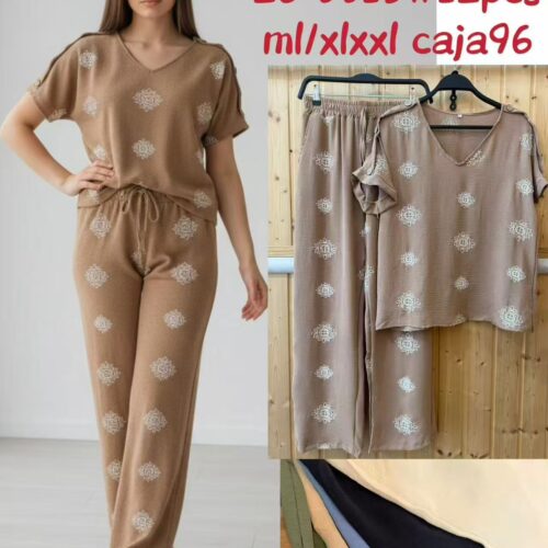 Conjunto Blusa Manga Corta y Pantalón  Estampado