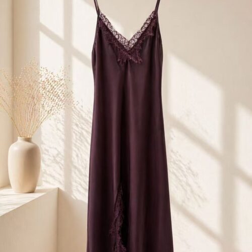 Vestido Purpura Lencero Midi Con Encaje
