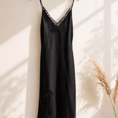 Vestido Negro Lencero Midi Con Encaje