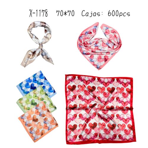 Pañuelo Estampado Corazones  70x70 cm