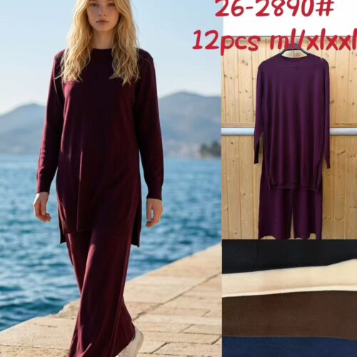Conjunto de Punto Jersey  Escote Redondo  con Aberturas y Pantalón