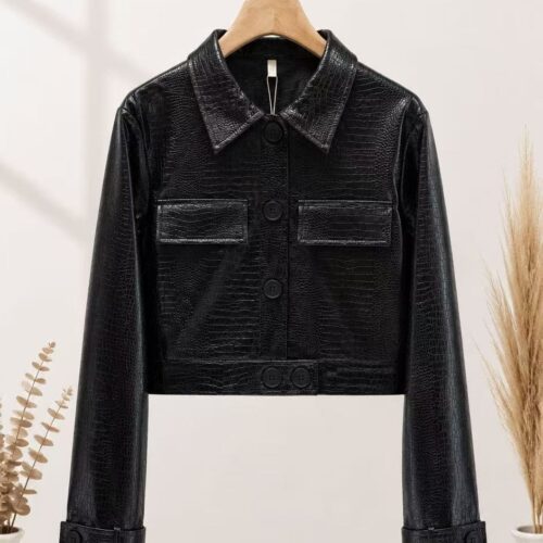 Chaqueta Corta Negra Efecto  piel de Cocodrilo