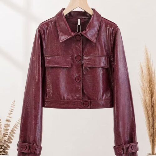Chaqueta Corta Granate Efecto  piel de Cocodrilo